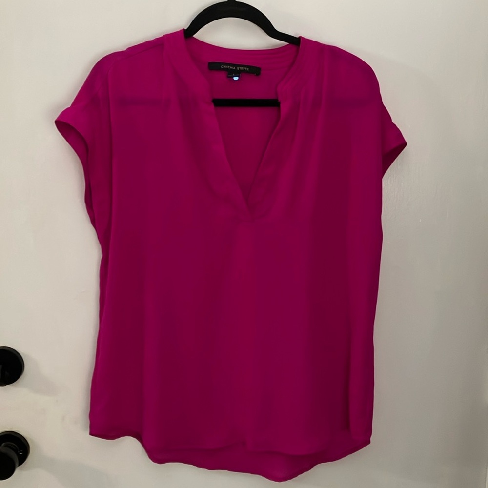 Cynthia Steffe Fuschia V-Neck Shortsleeve Blouse
